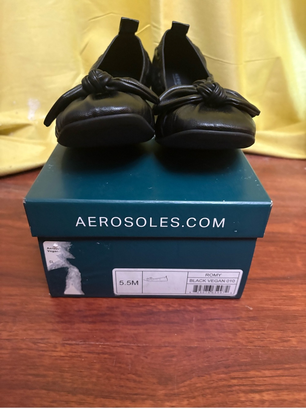 AEROSOLES Black Knot-Trim Ballet Flats